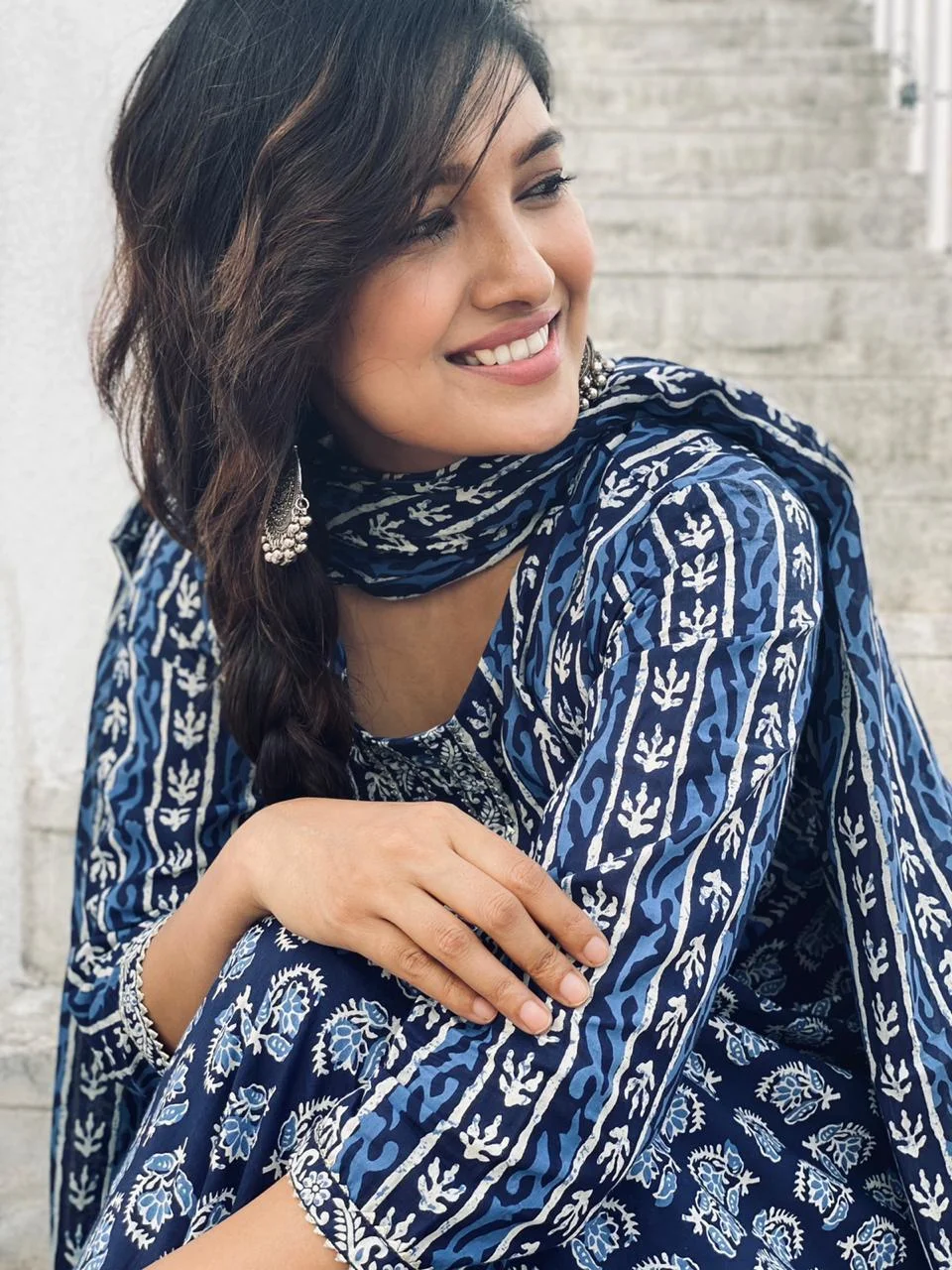 Vani Bhojan Casual Portrait Hd