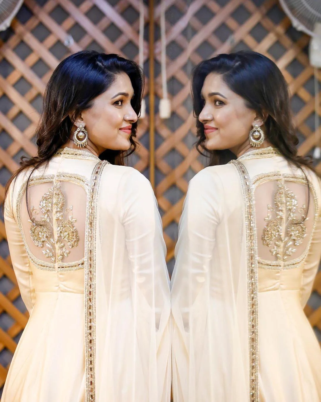 Vani Bhojan Ethnic Pose With Dupatta Hd Wall