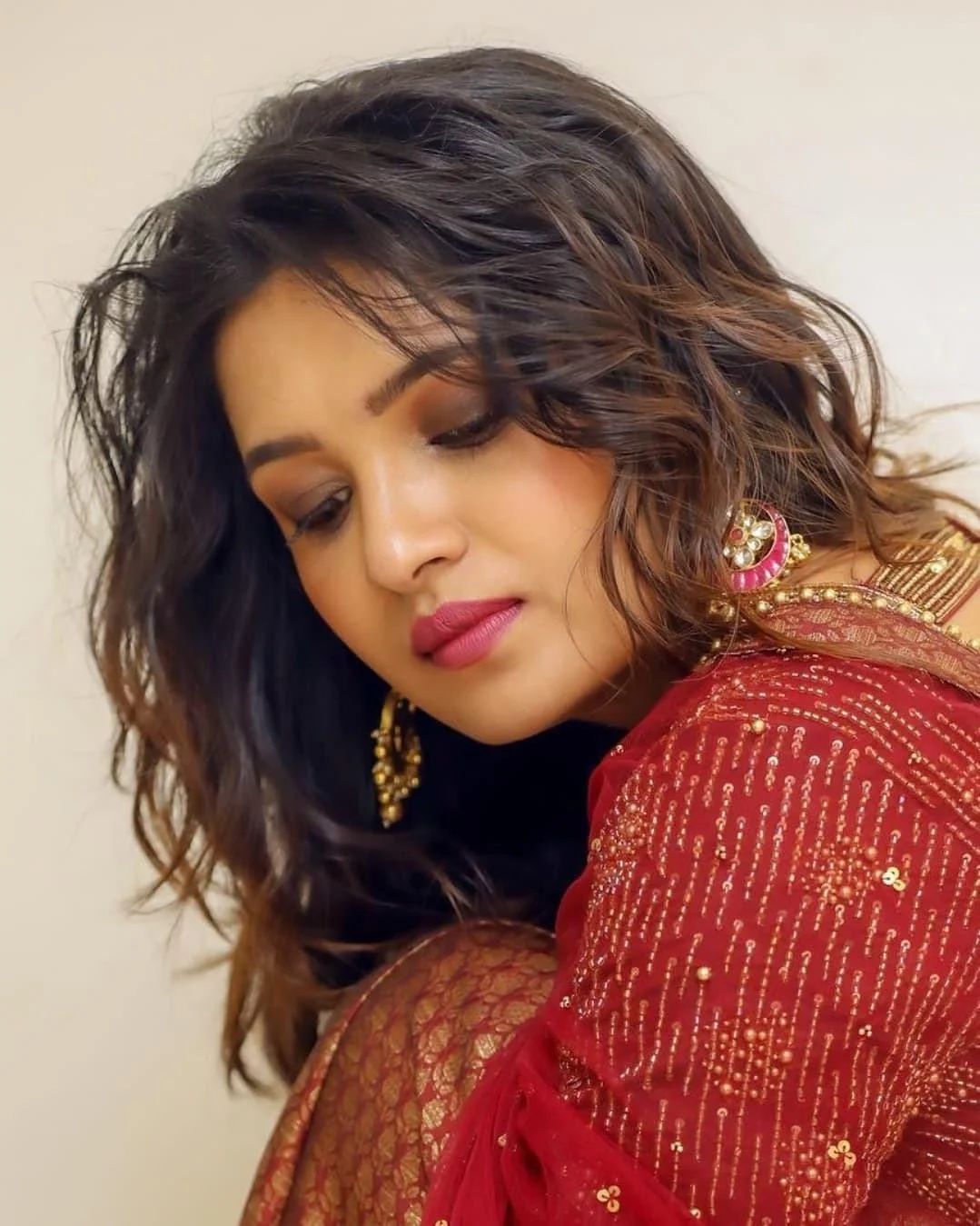 Vani Bhojan  Light Portrait Hd