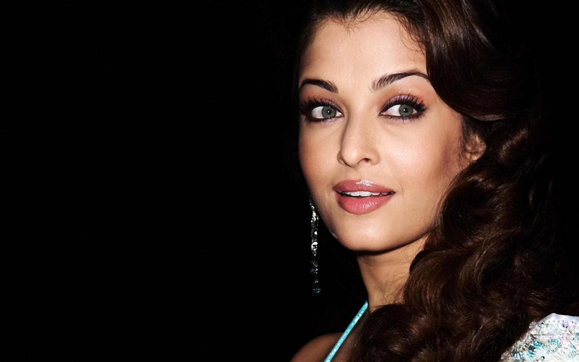 Photo 3 of Aishwarya Rai Bachchan