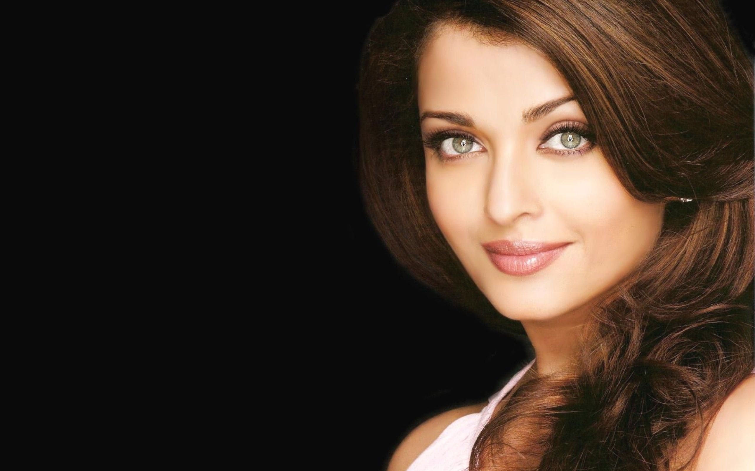 Photo 4 of Aishwarya Rai Bachchan