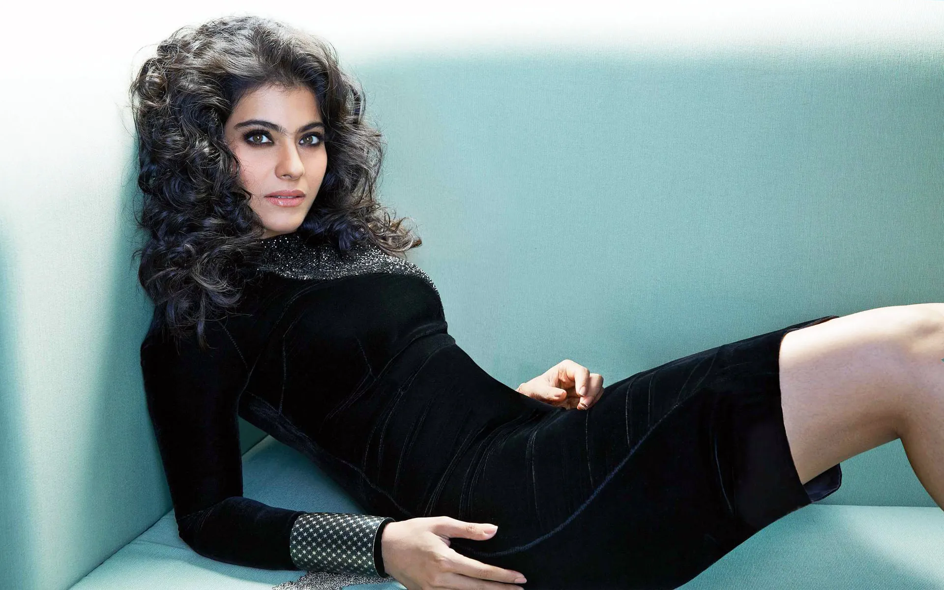 Photo 8 of Kajol Devgan