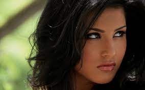 Photo 1 of Sunny Leone
