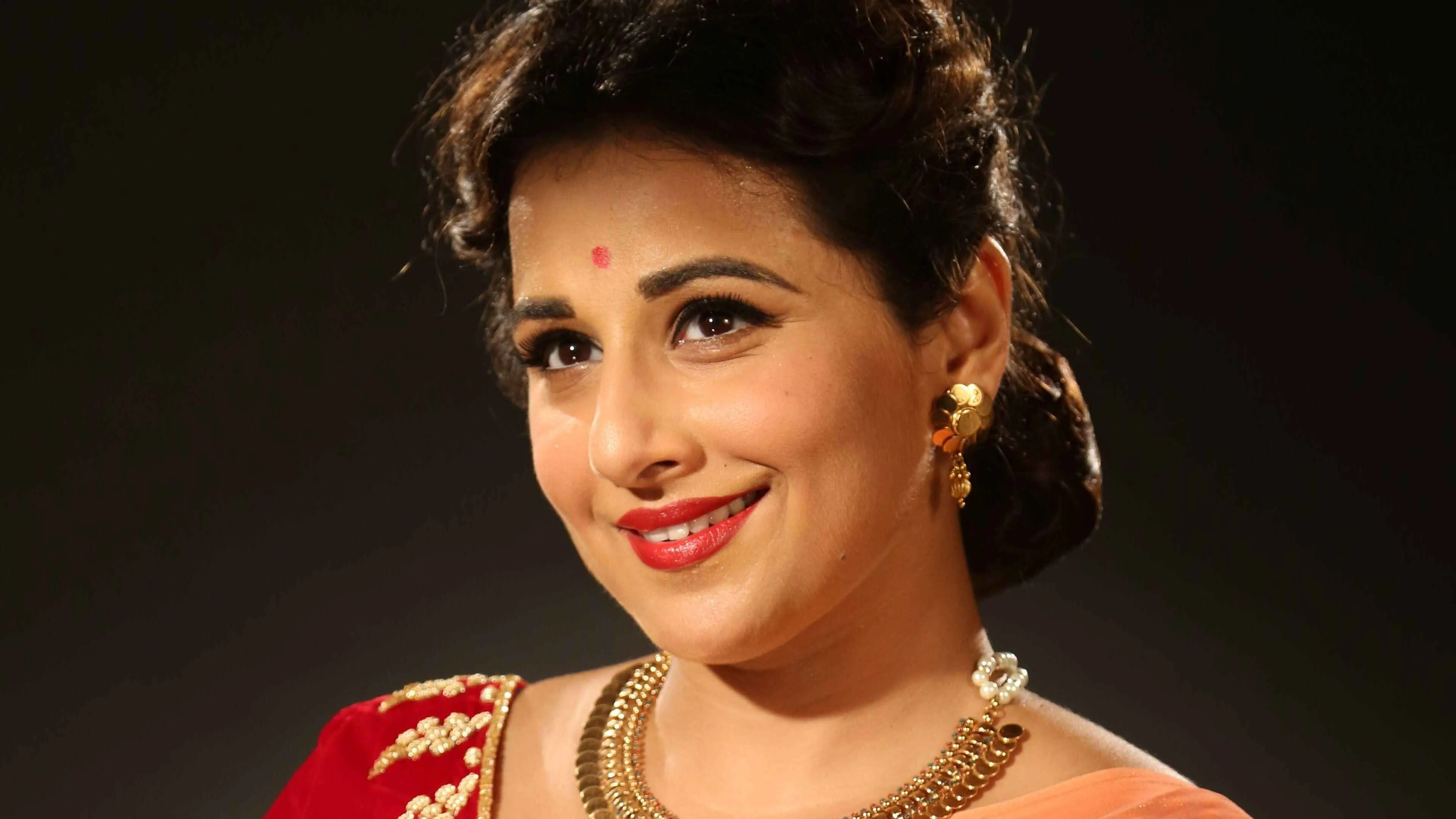 Photo 2 of Vidya-Balan