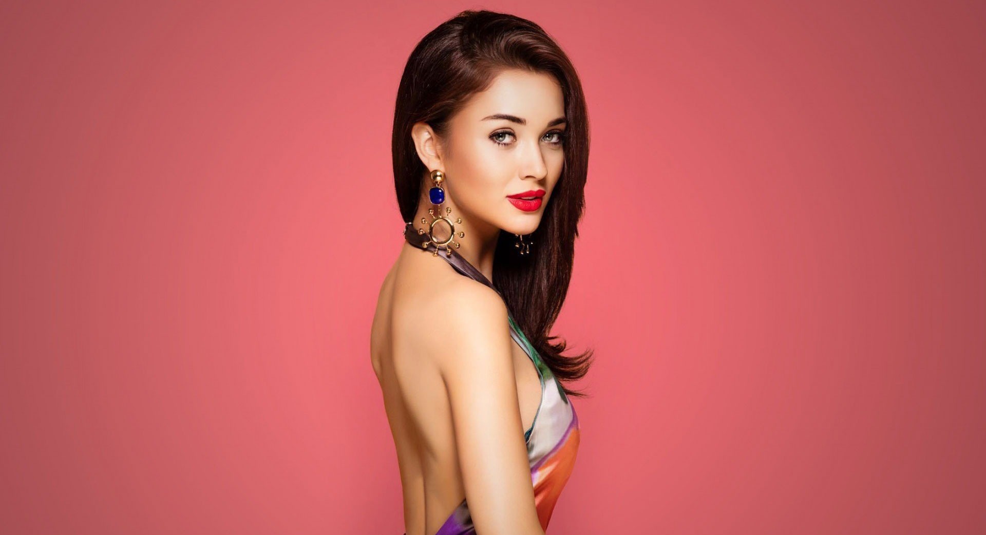 Photo 6 of Amy Jackson