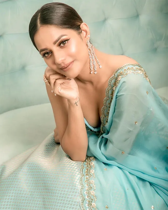 Photo 3 of Aishwarya Dutta