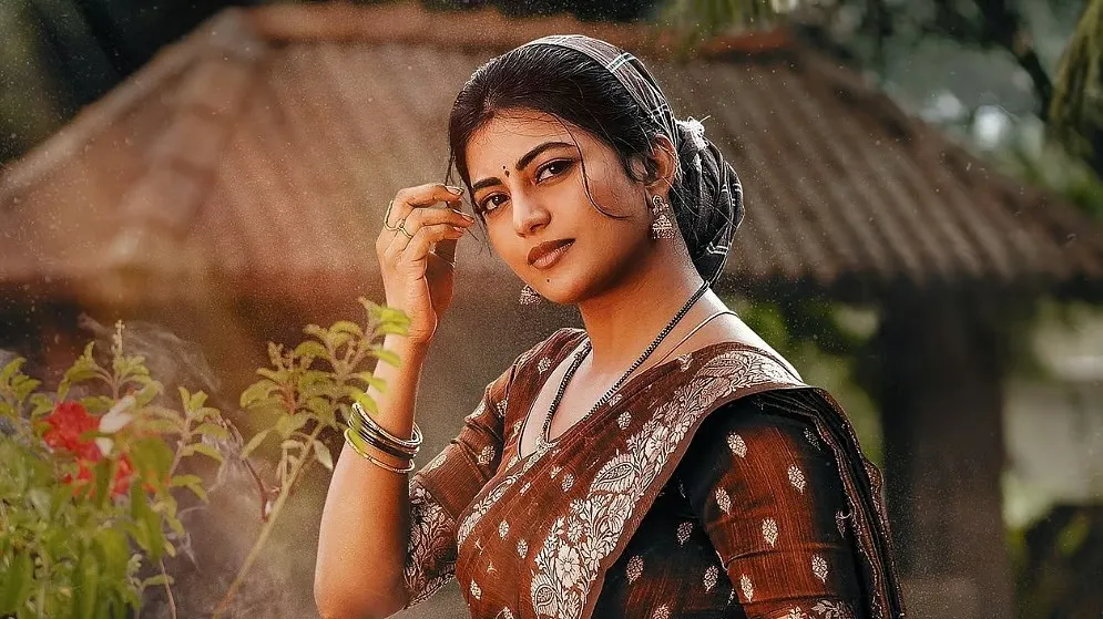 Photo 1 of Anandhi