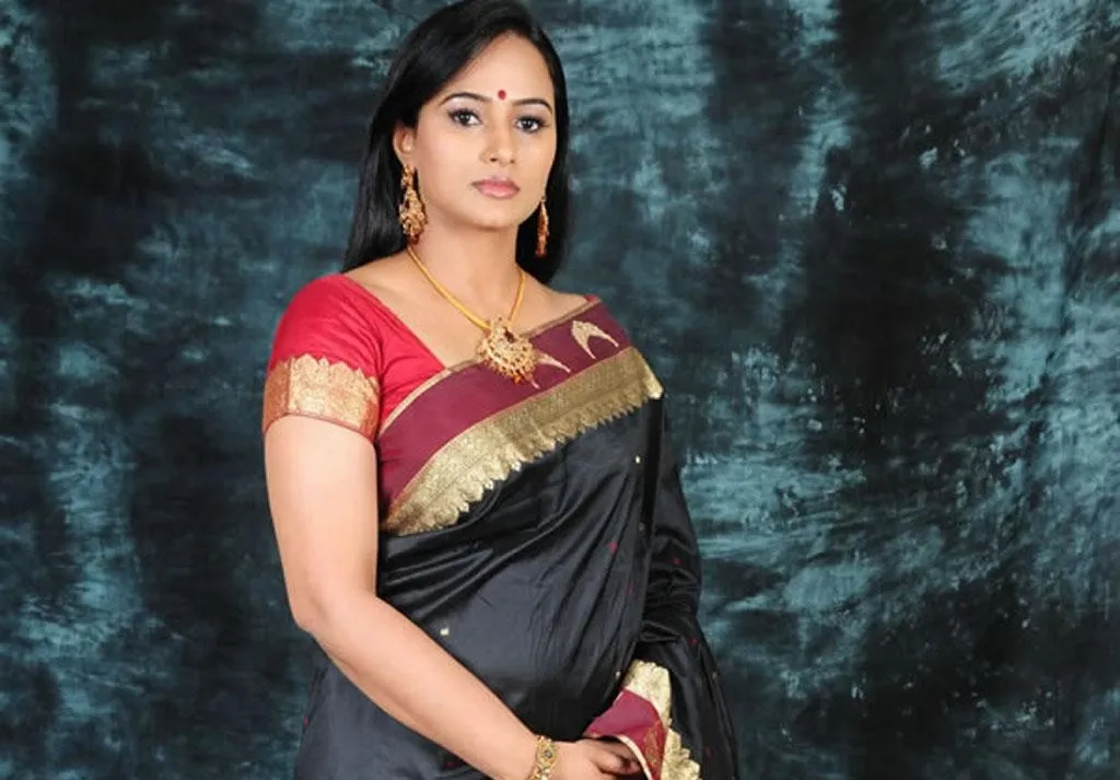 Photo 4 of Anupama Kumar