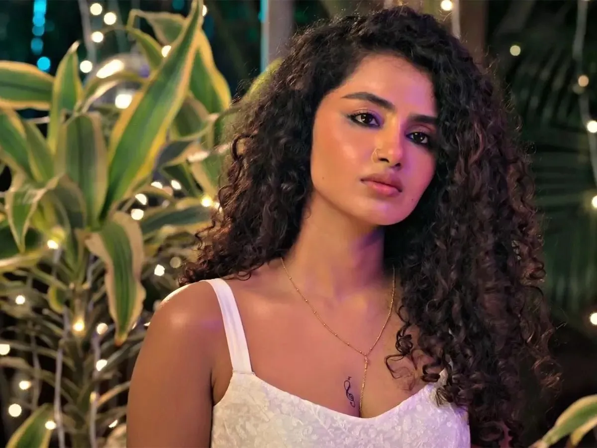 Photo 4 of Anupama Parameswaran