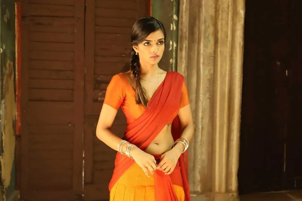 Photo 4 of Ashna Zaveri 