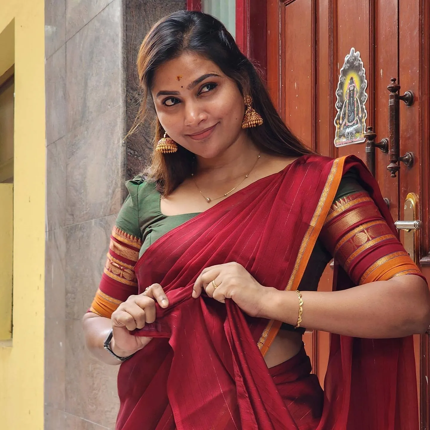 Photo 5 of Myna Nandhini