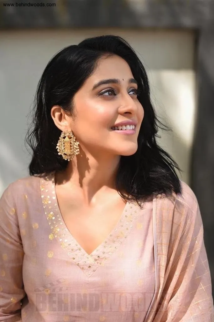 Photo 7 of Regina Cassandra