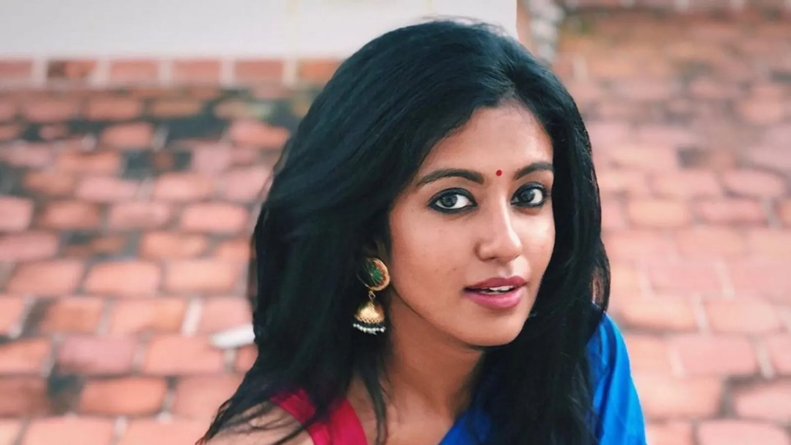 Photo 2 of Roshini Haripriyan