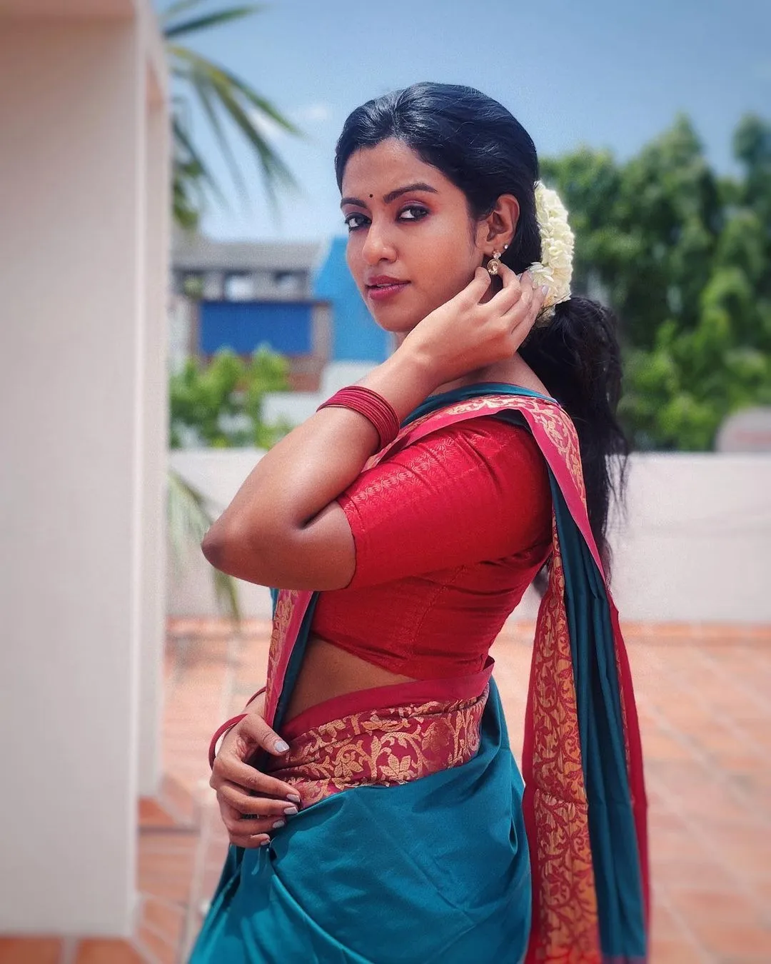 Photo 5 of Roshini Haripriyan