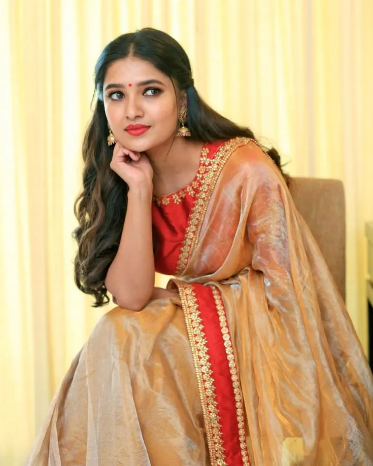Photo 2 of Vani Bhojan