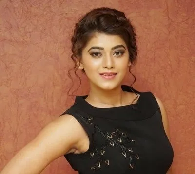 Photo 8 of Yamini Bhaskar