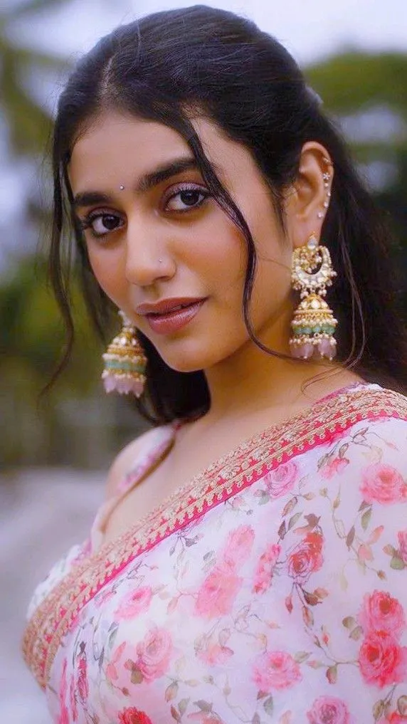 Photo 3 of Priya Prakash Varrier