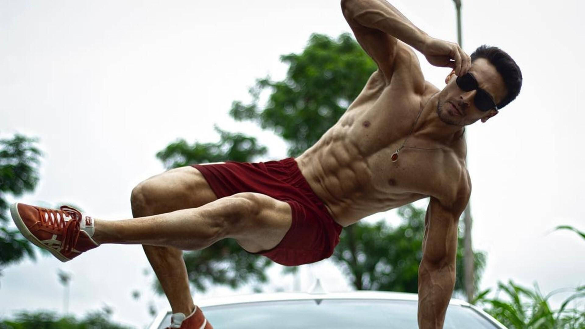 Photo 7 of Tiger Shroff