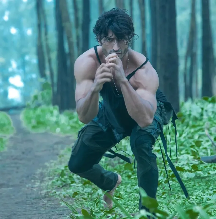 Photo 8 of Vidyut Jammwal 