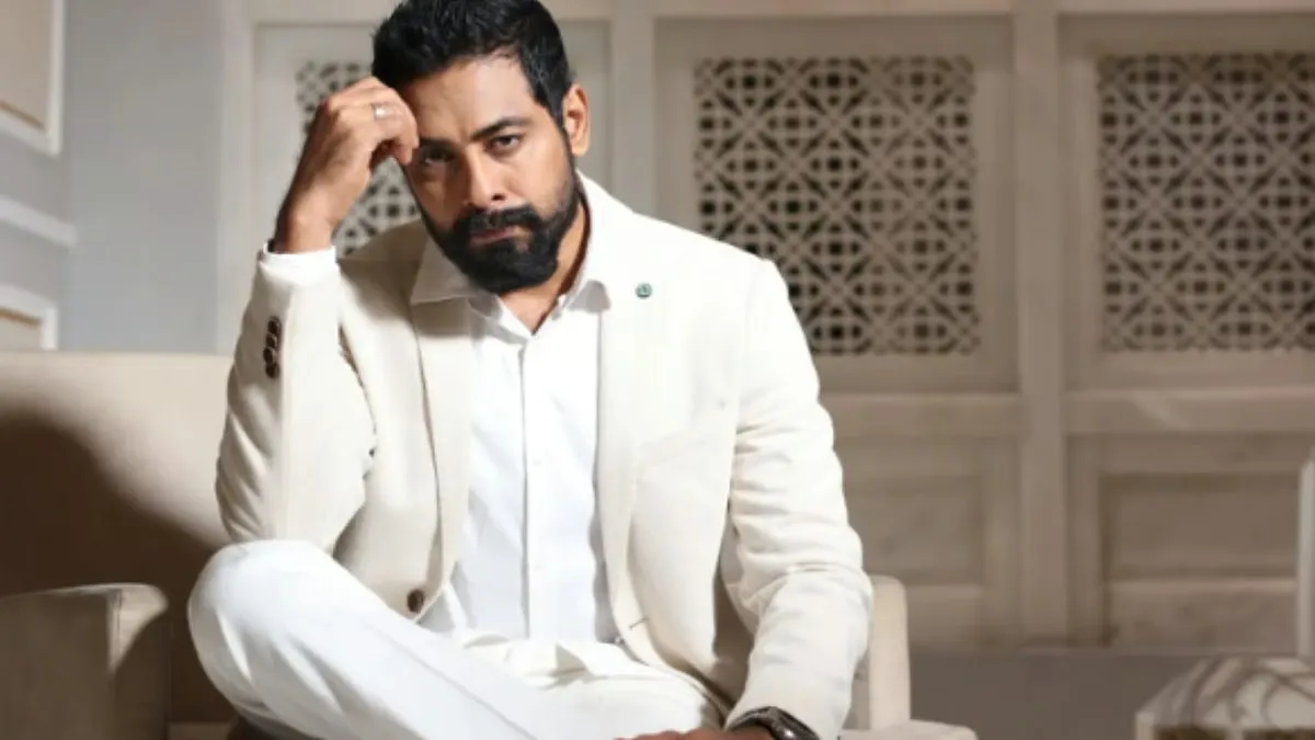 Photo 2 of Aari Arujunan