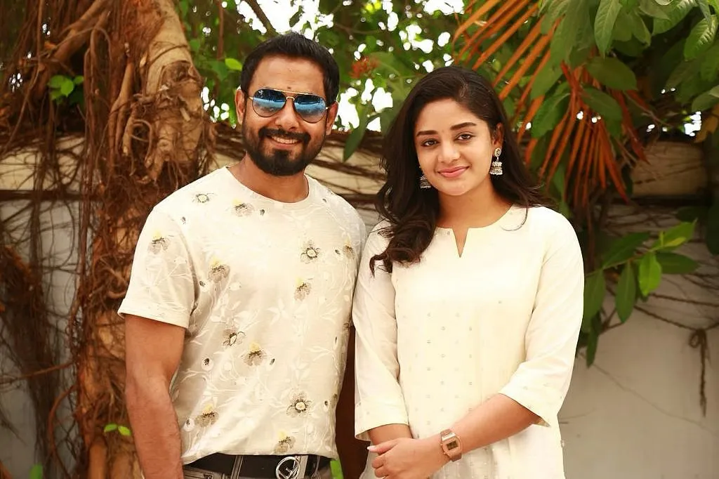 Photo 3 of Aari Arujunan