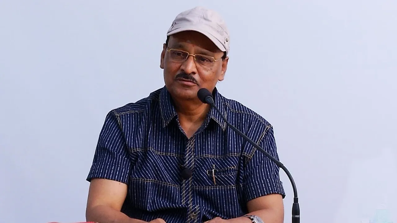Photo 2 of K. Bhagyaraj