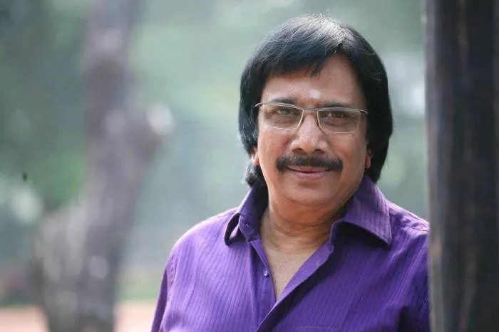 Photo 8 of Chitra Lakshmanan