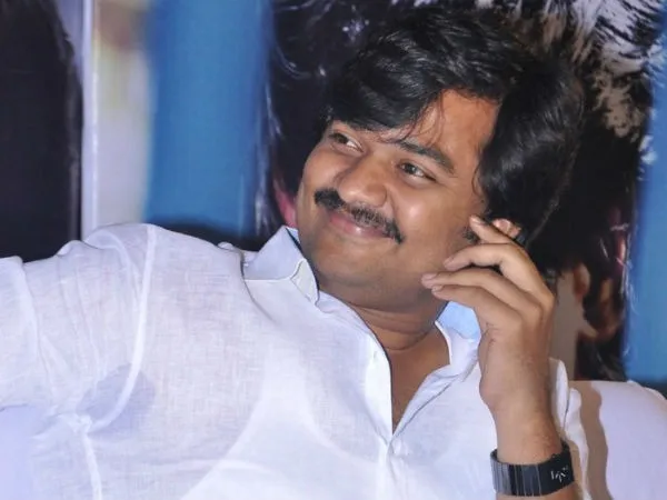 Photo 7 of Lollu Sabha Jeeva