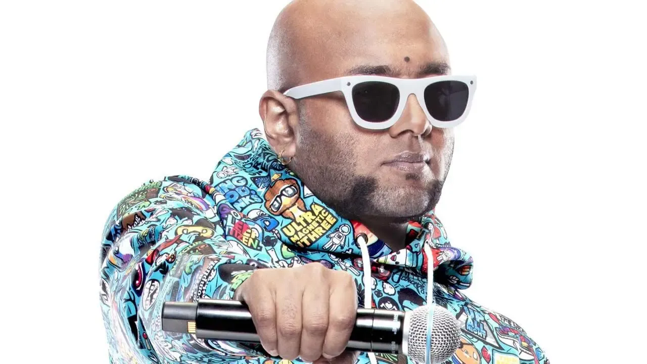 Photo 2 of Benny Dayal