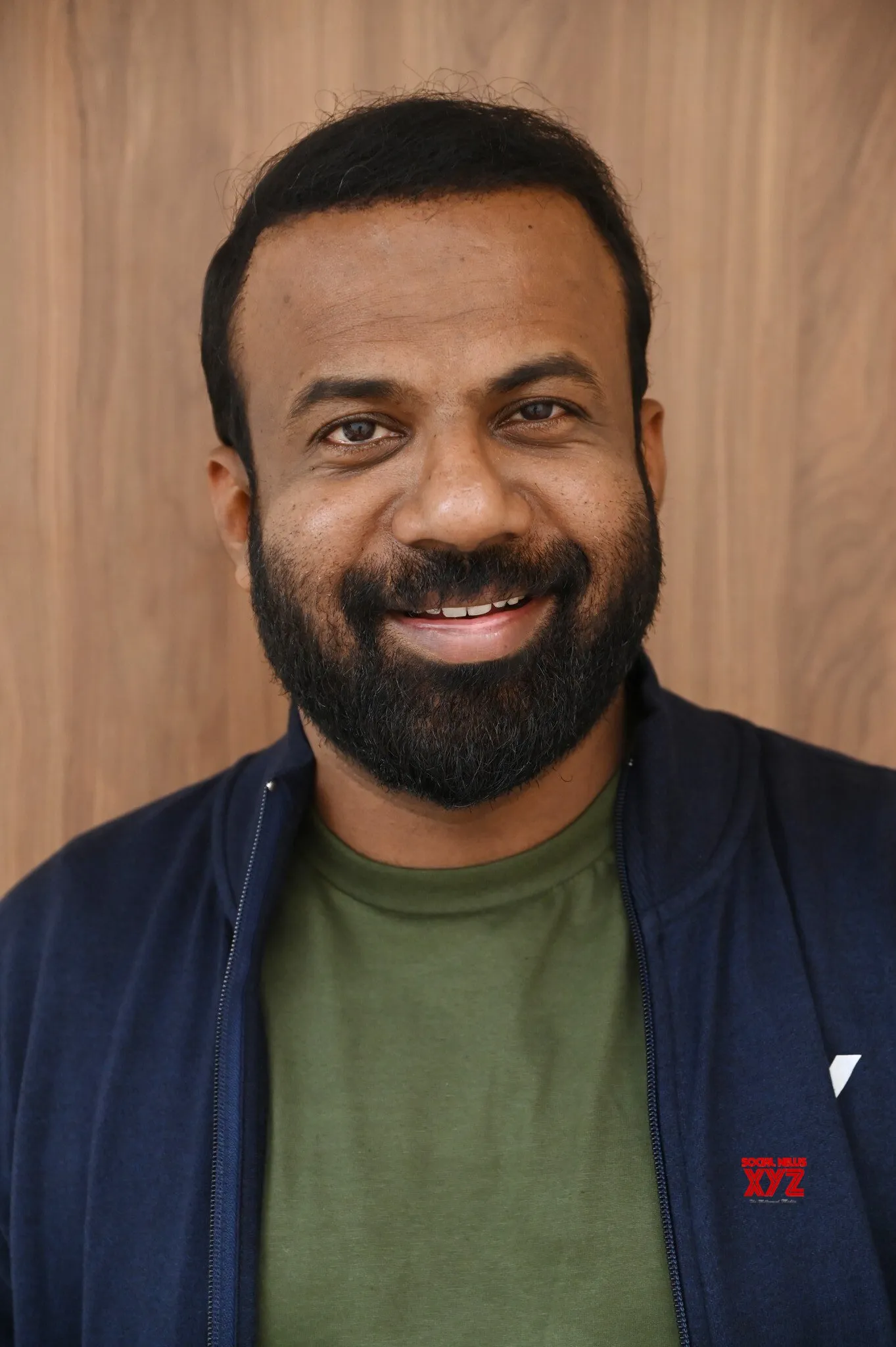 Photo 2 of Jakes Bejoy