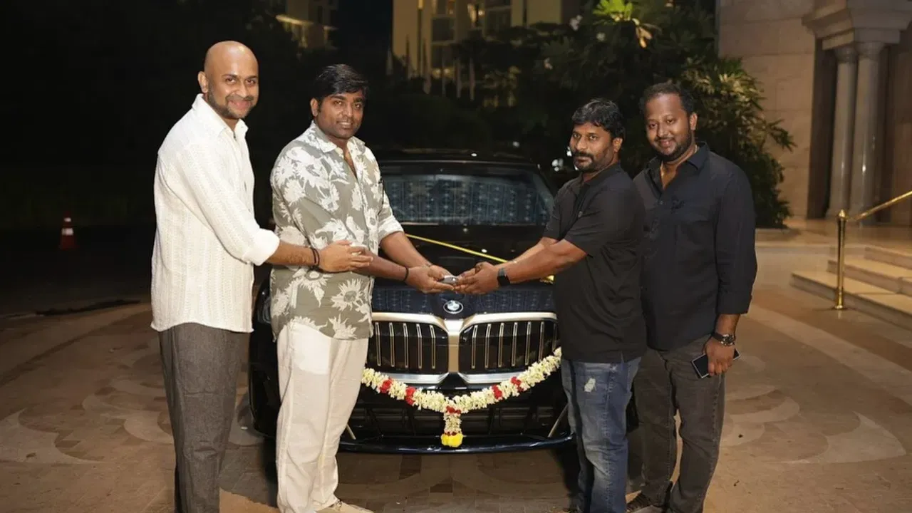 Photo 3 of Nithilan Saminathan