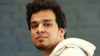 Photo 4 of Santhosh Dhayanidhi