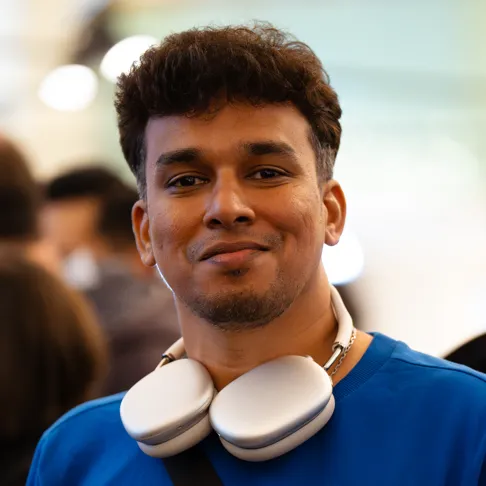 Photo 7 of Santhosh Dhayanidhi