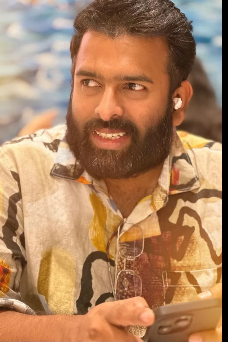 Photo 4 of Santhosh Narayanan