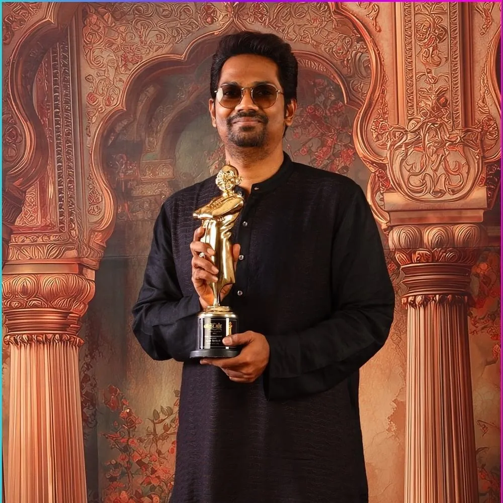 Photo 4 of Sean Roldan