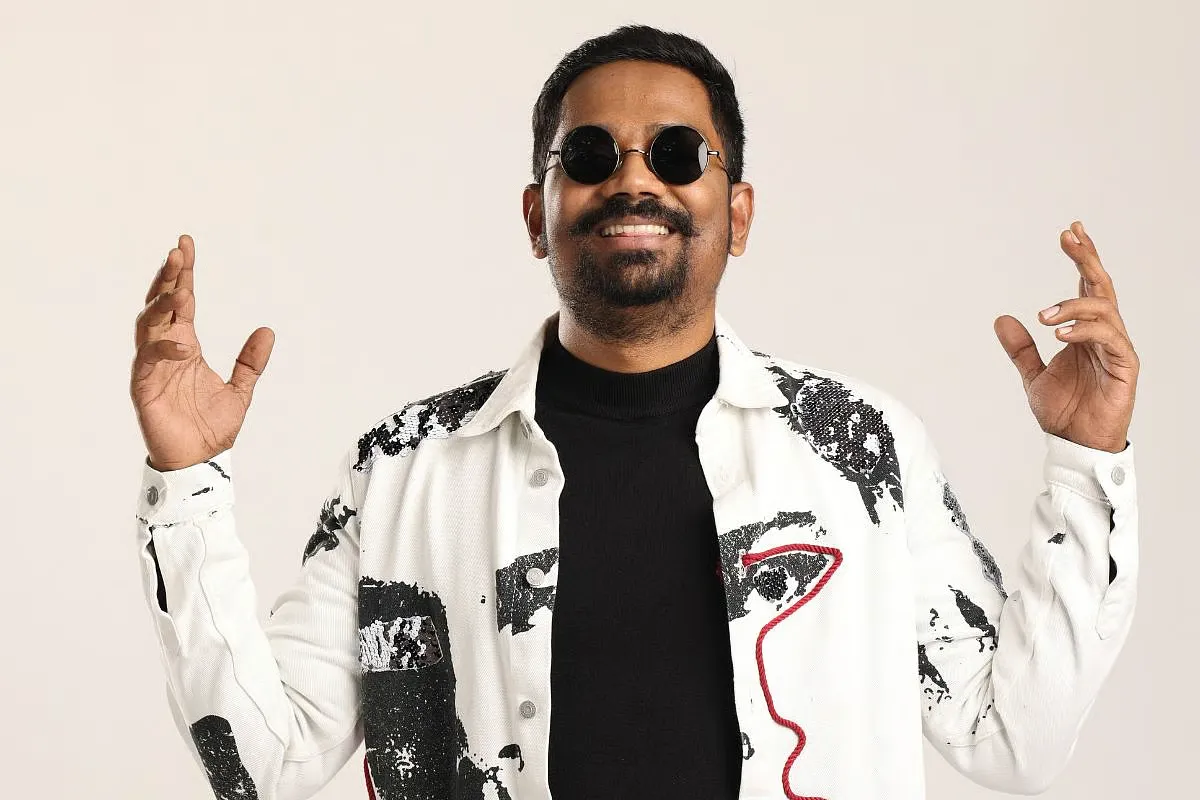 Photo 7 of Sean Roldan