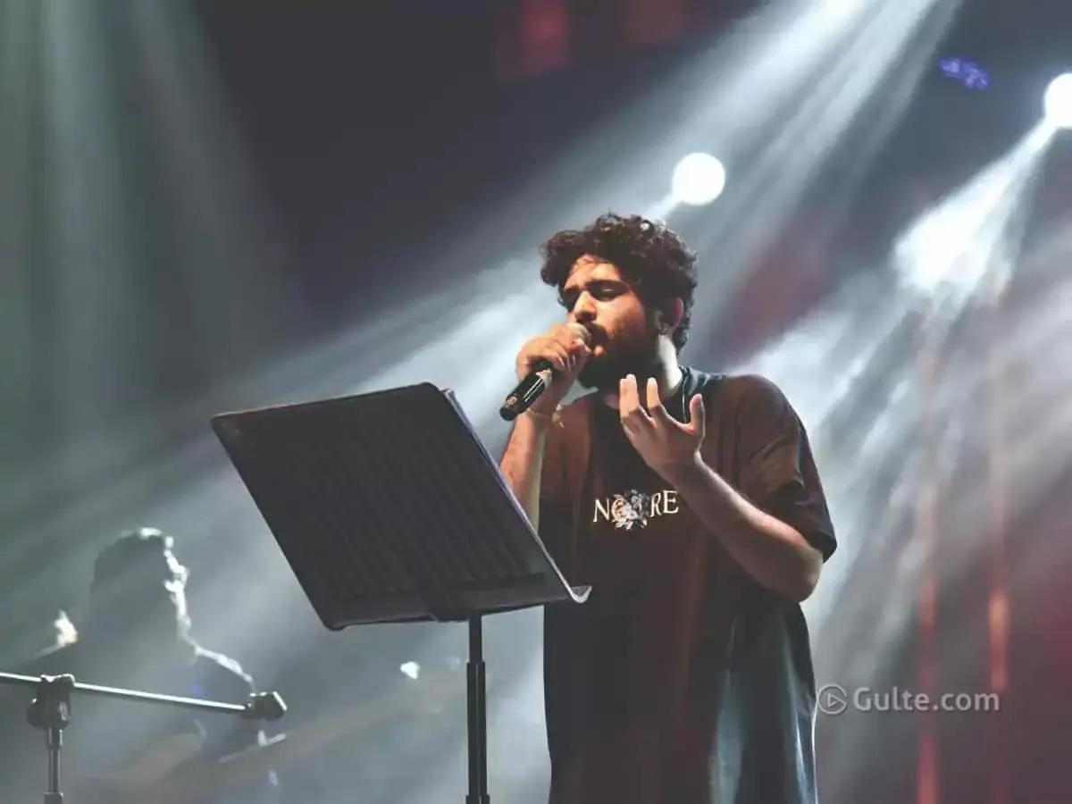 Photo 2 of Sid Sriram