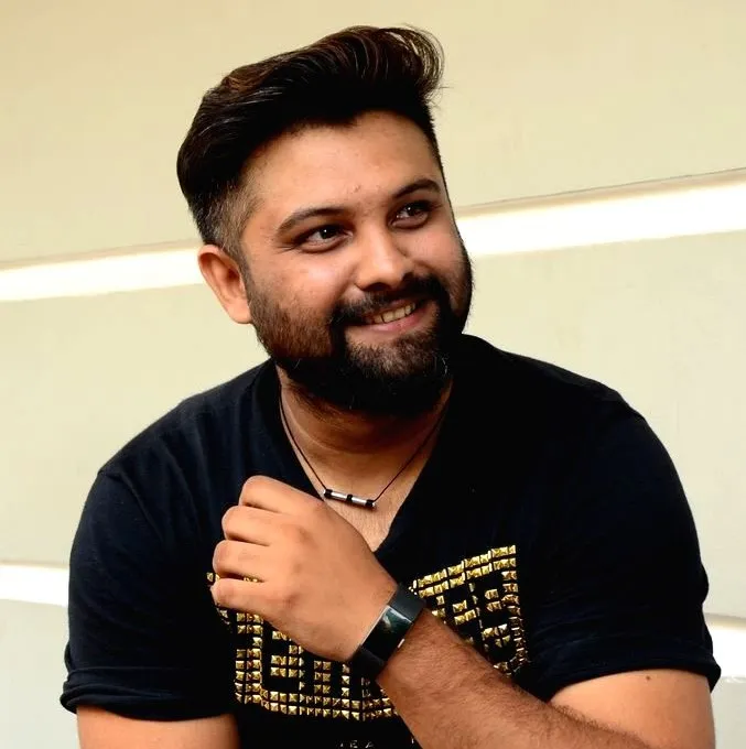 Photo 5 of Yazin Nizar