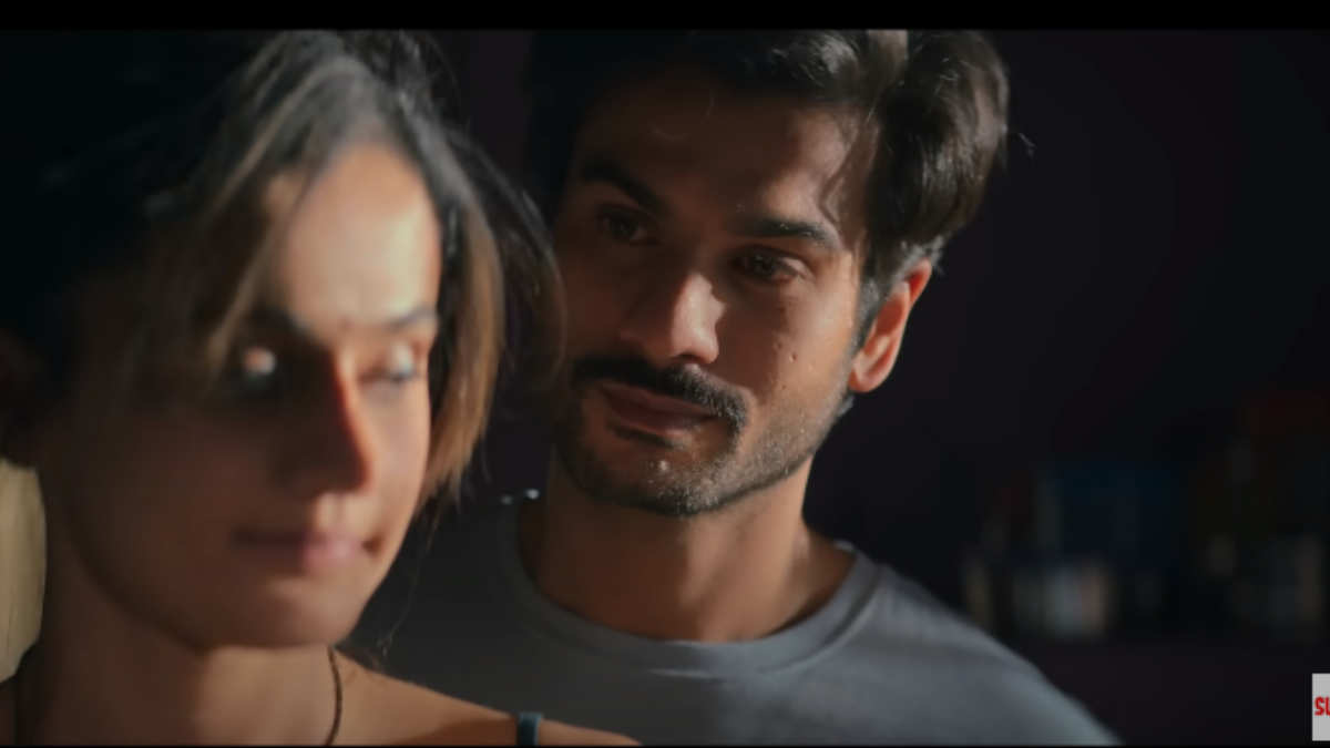 Photo 2 of Phir Aayi Hasseen Dillruba