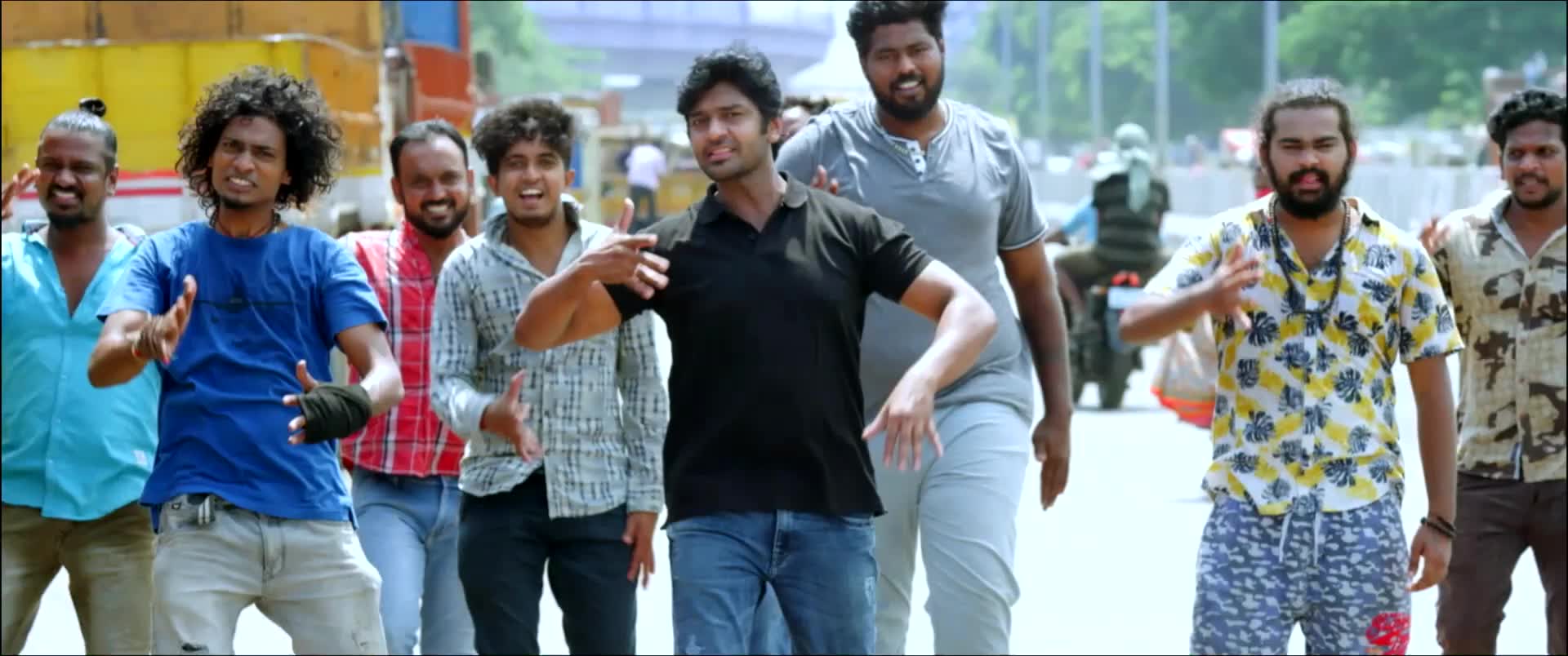 Photo 7 of Thalaikkavasamum 4 Nanbargalum