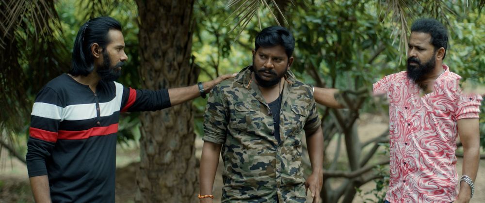 Photo 7 of Iravinil Aatam Paar