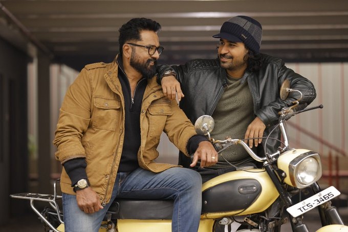 Photo 2 of Mazhai Pidikatha Manithan