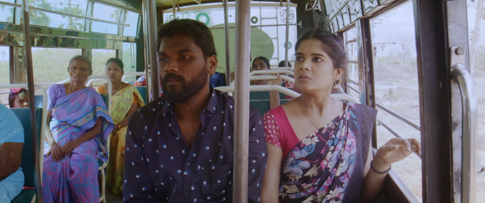 Photo 7 of Naanum Oru Azhagi