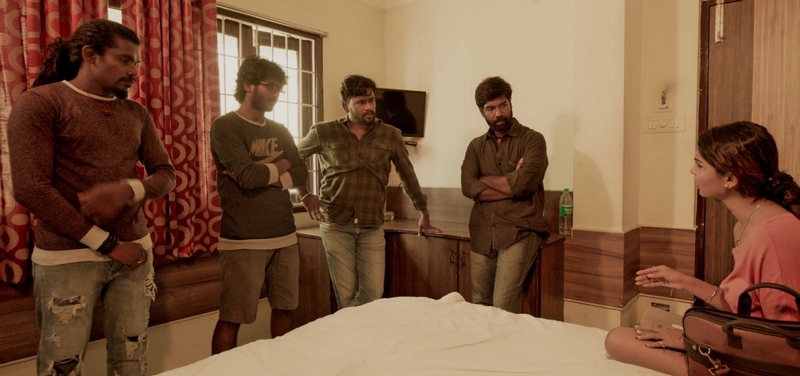 Photo 6 of Oru Thavaru Seidhal