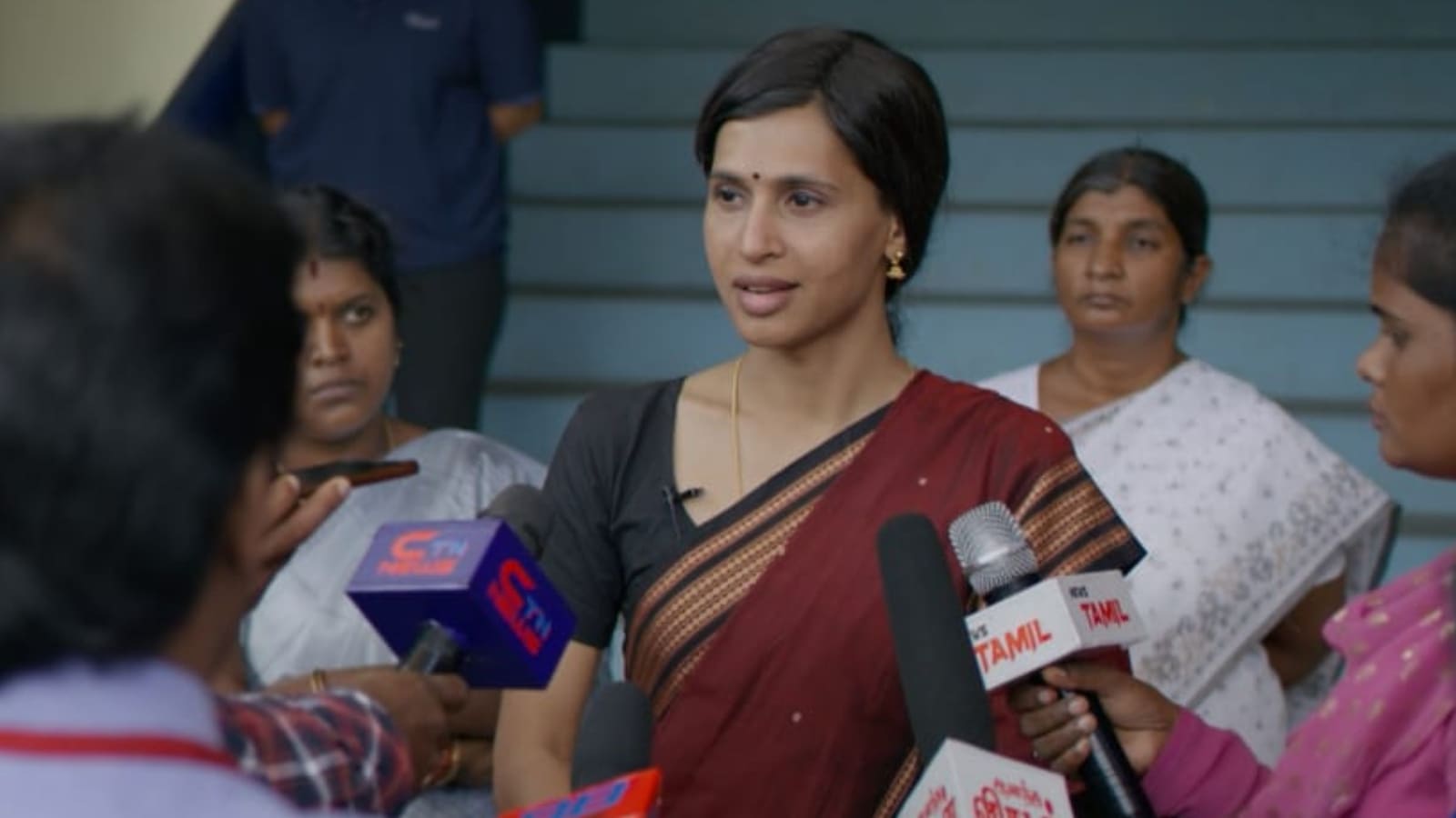 Photo 1 of Neela Nira Sooriyan