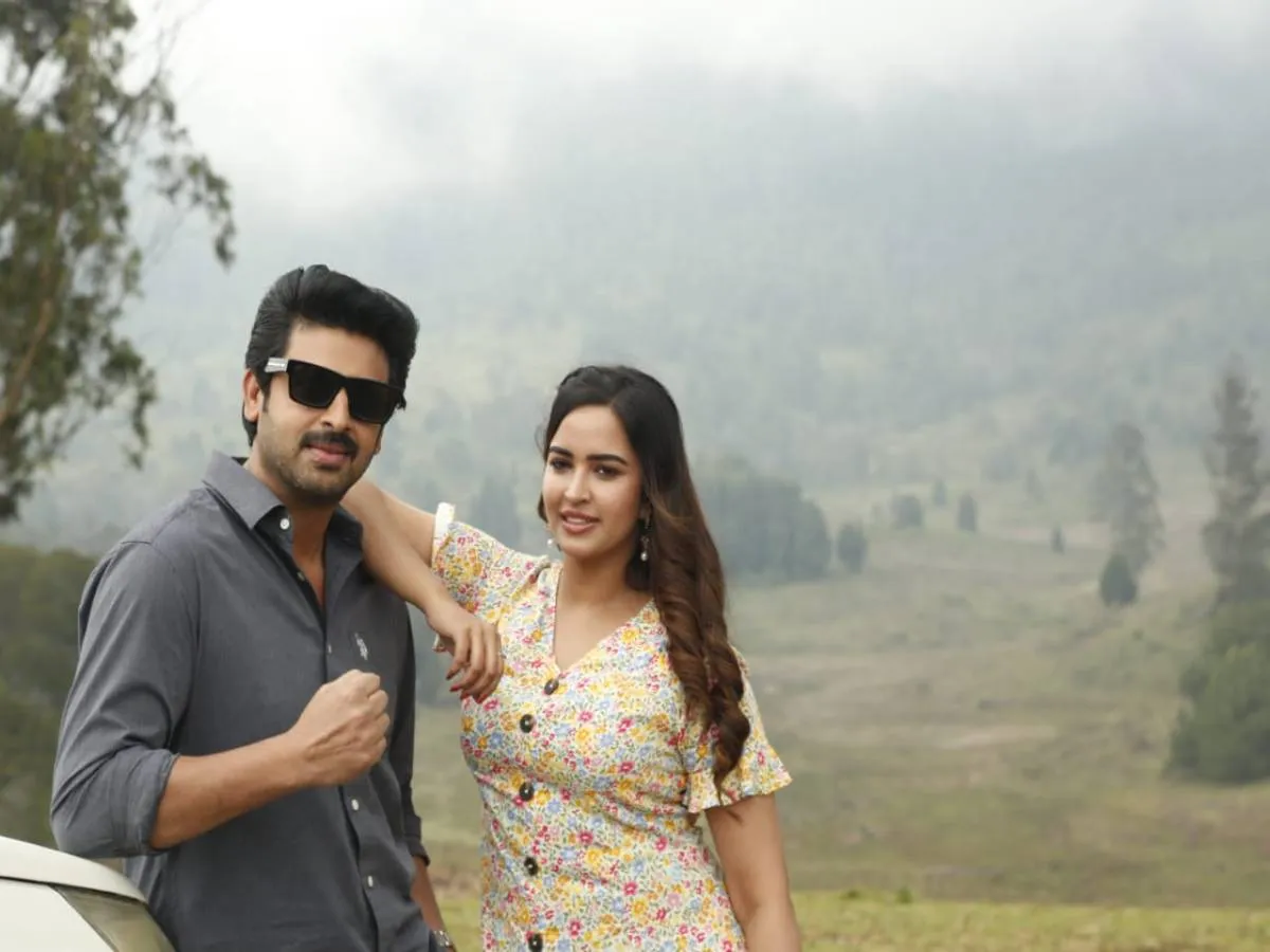 Photo 6 of Konjam Kadhal Konjam Modhal
