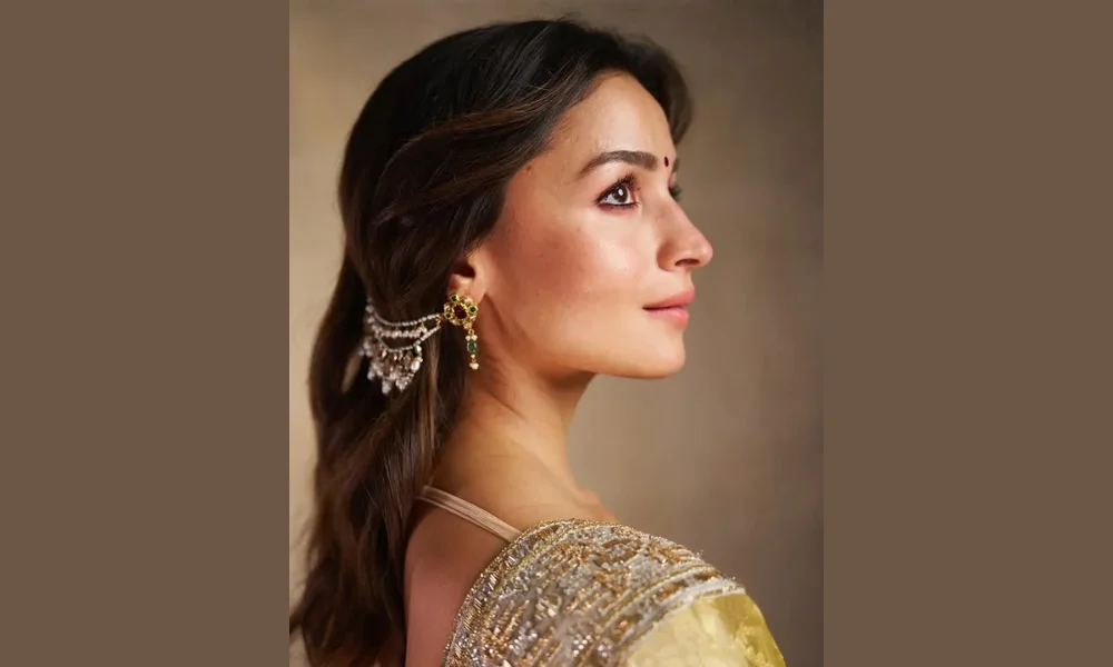 ear chain festive jewelry Alia Bhatt style