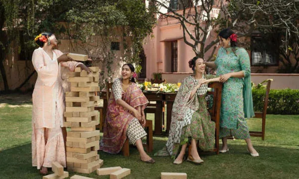 Fashion tips for women on festive seasons