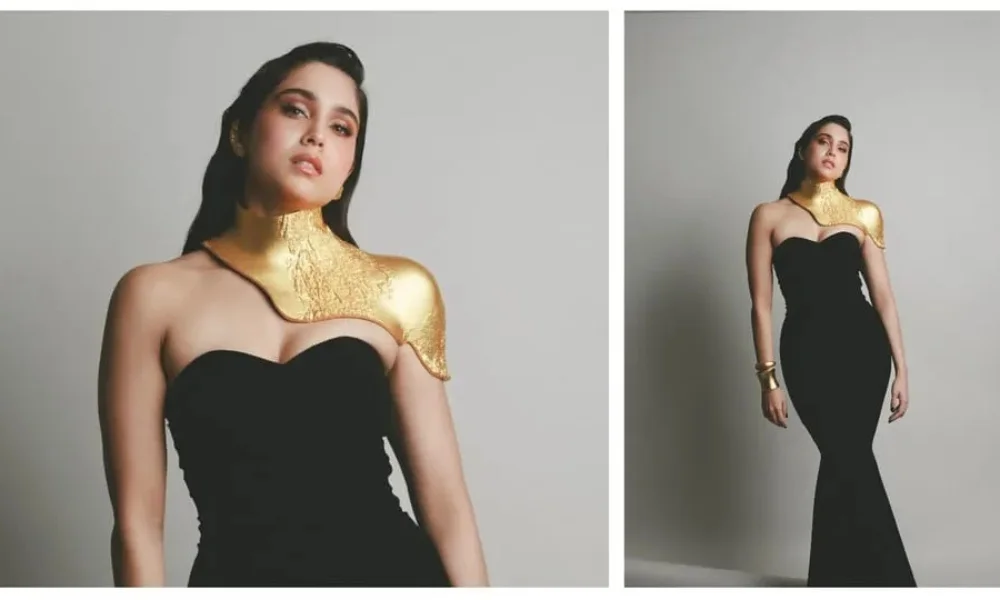 Sharvari gold neck plate