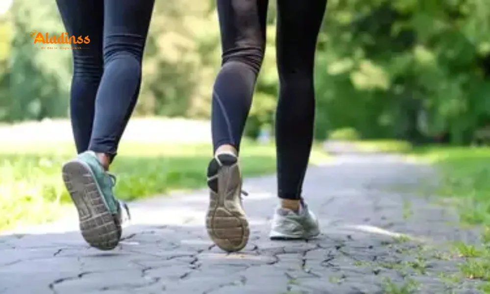 Fitness Trainer’s 2-Minute Walk After Dinner Trick for Fat Loss